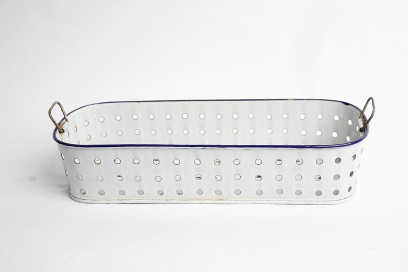 Medical Steralizer Dish in Enamel 